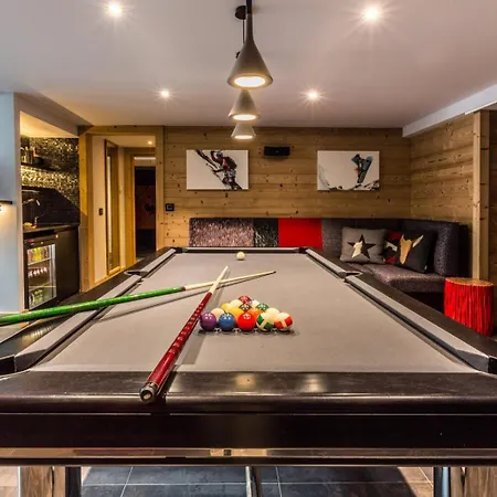 Alpehytte Alpine Elegance: Chalet Retreat *