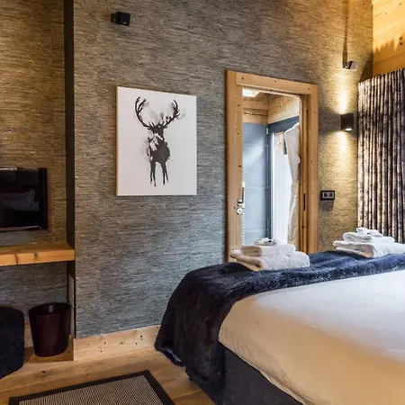 Alpine Elegance: Chalet Retreat *